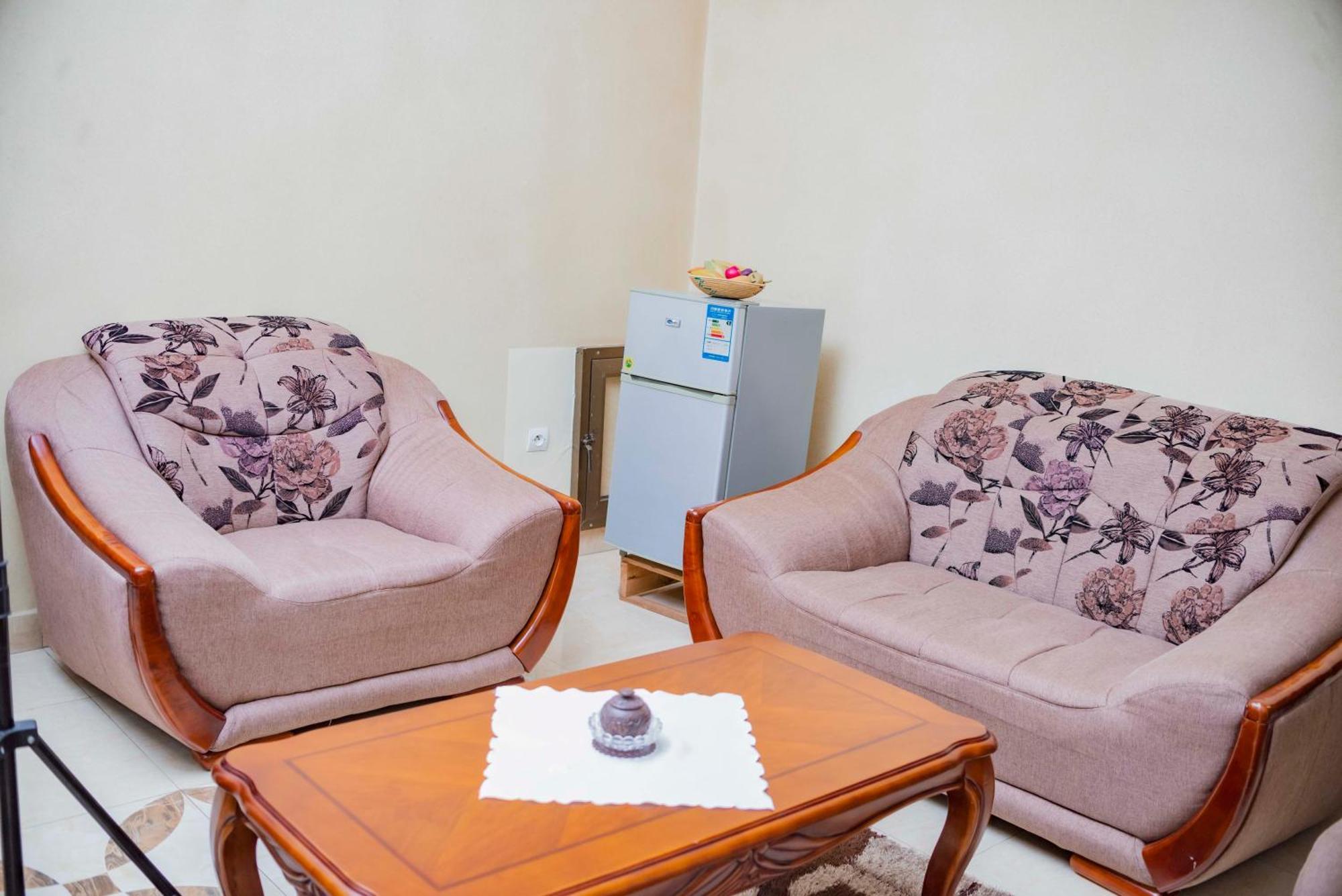 Tigers'S Apartment Hotel Bujumbura Esterno foto