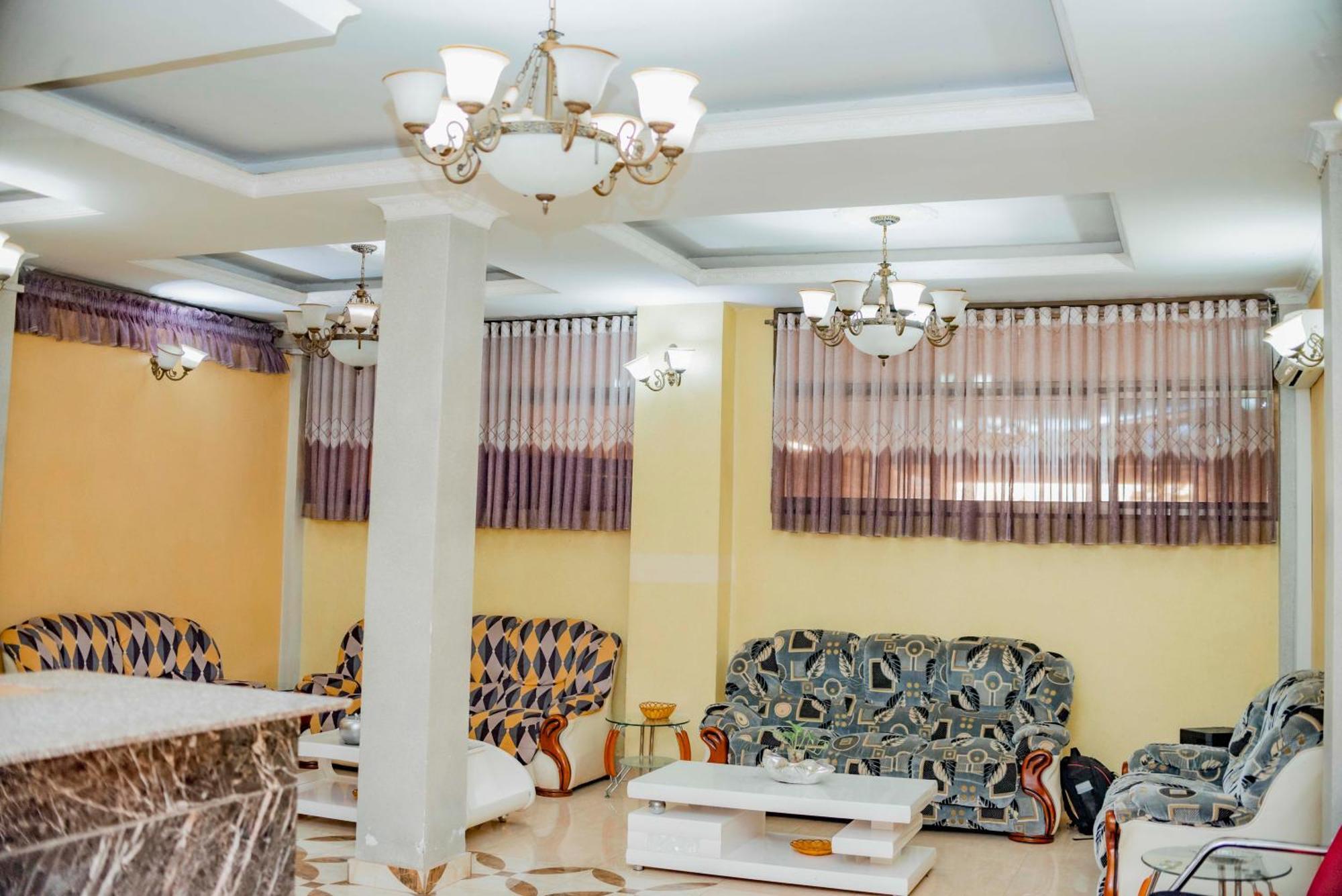 Tigers'S Apartment Hotel Bujumbura Esterno foto