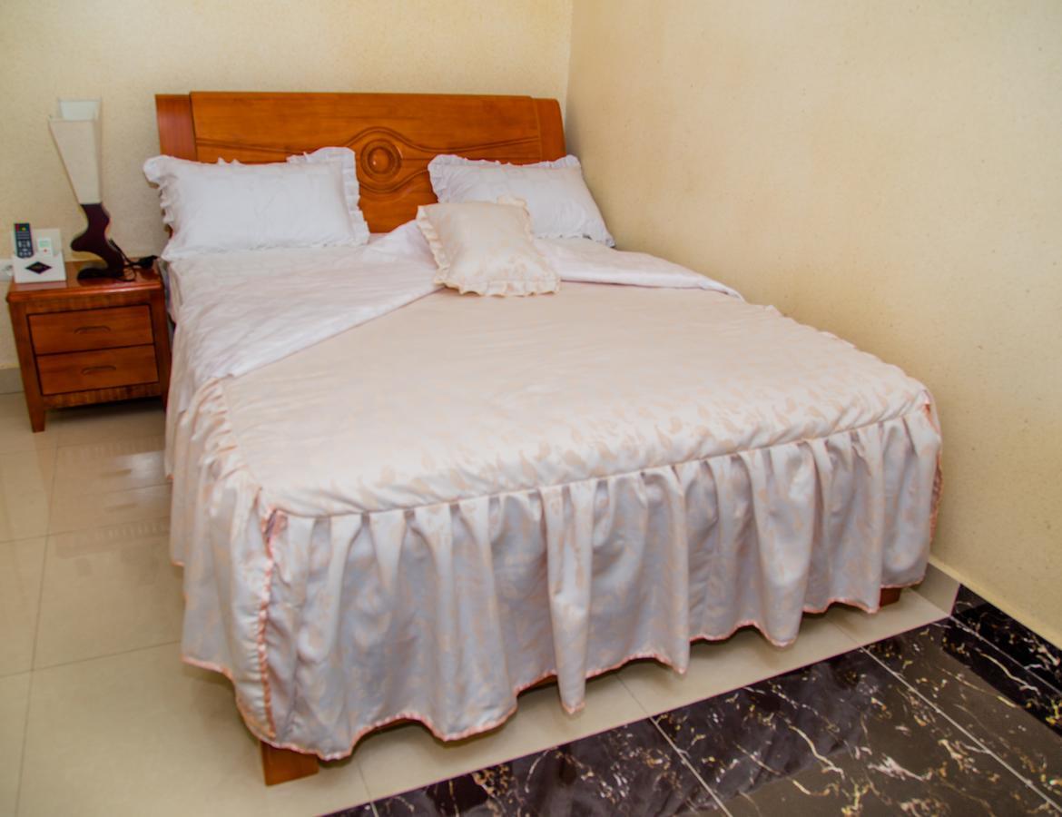 Tigers'S Apartment Hotel Bujumbura Esterno foto